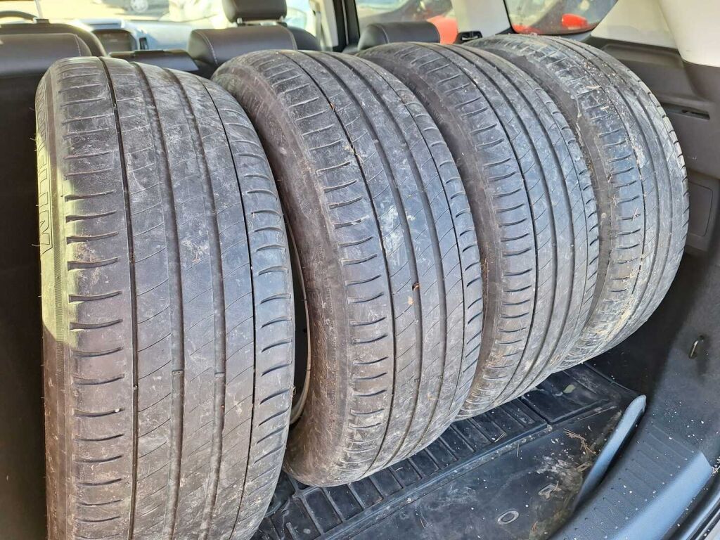 Ford Kuga 2017 Harmaa