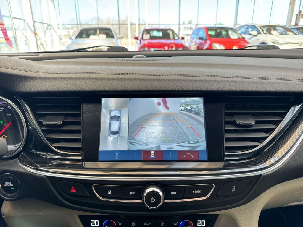 Opel Insignia 2017 Hopea