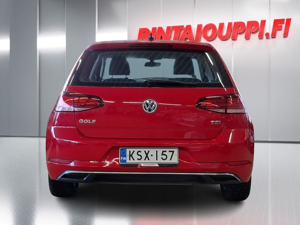 Volkswagen Golf 2018 Punainen