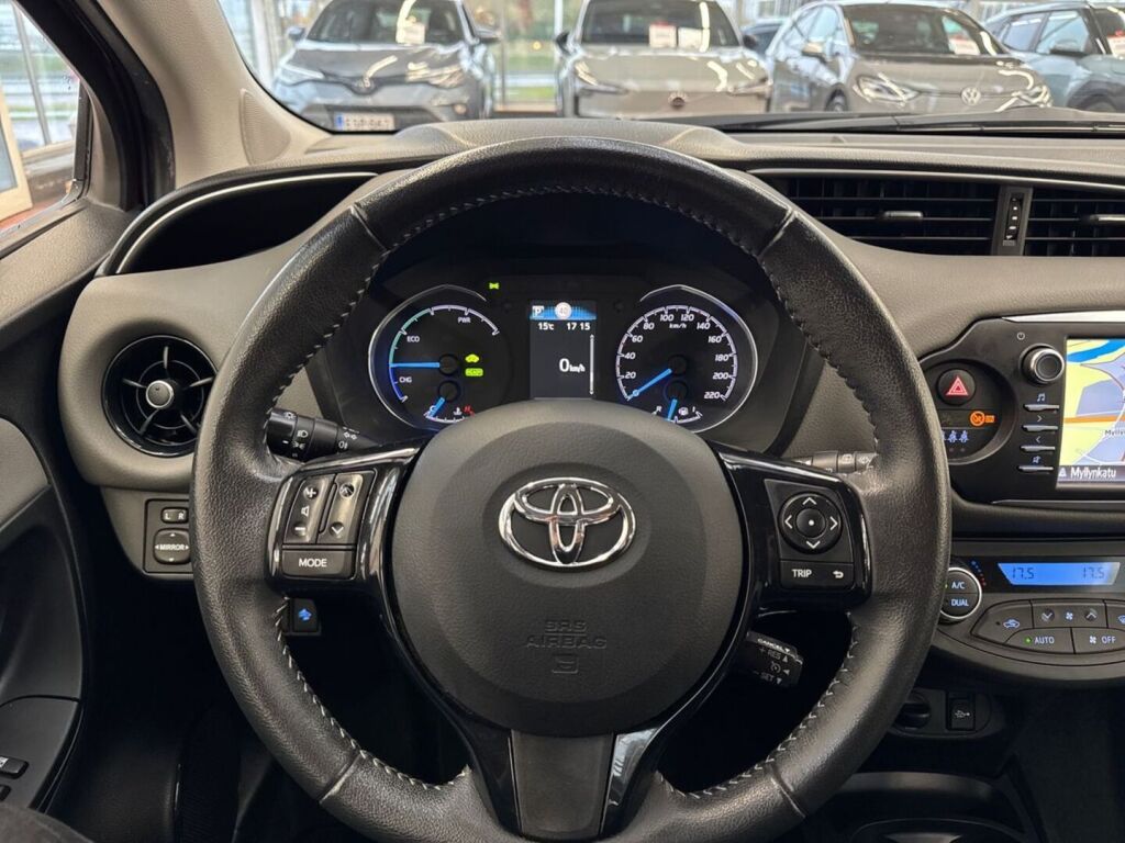 Toyota Yaris 2017 Punainen