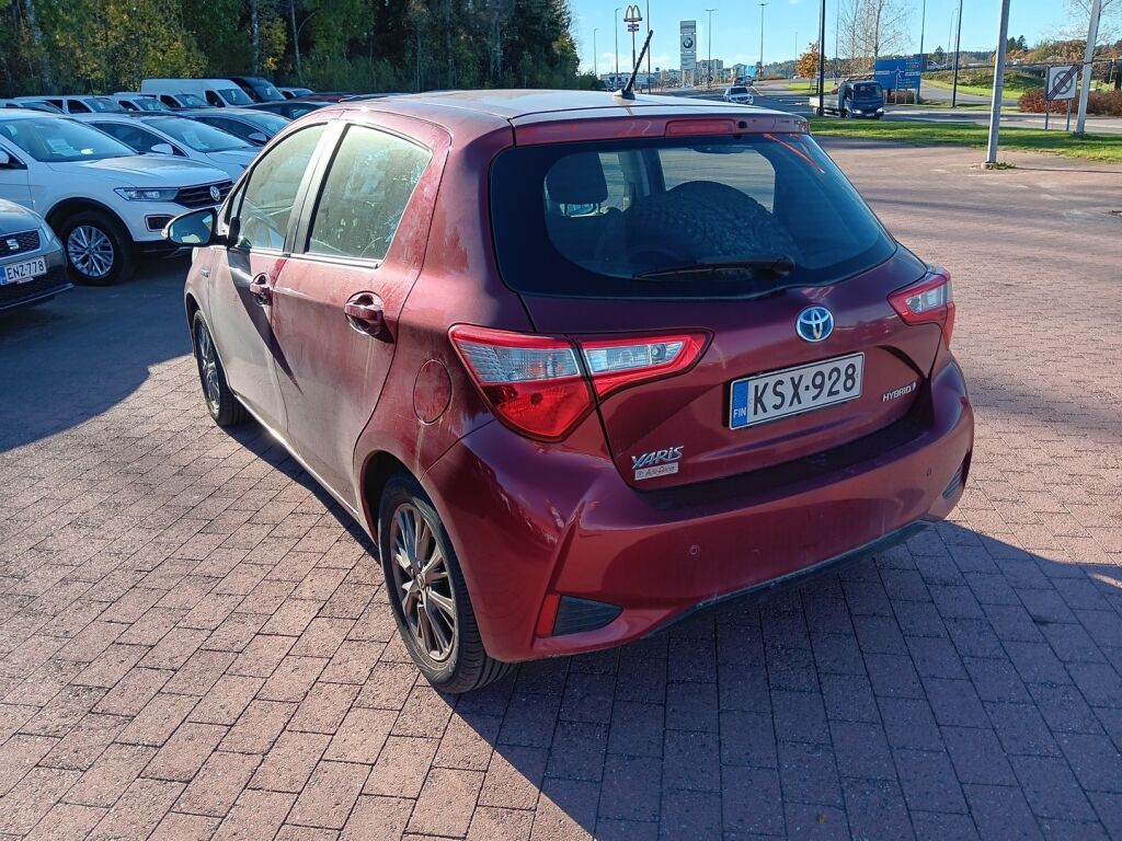 Toyota Yaris 2017 Punainen