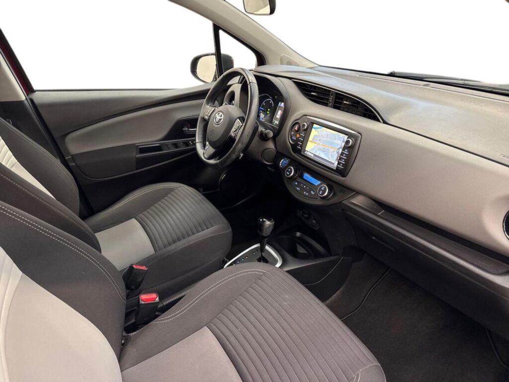 Toyota Yaris 2017 Punainen