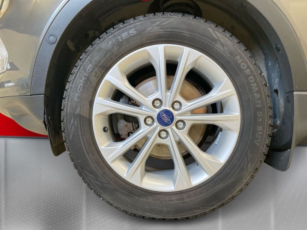 Ford Kuga 2017 Harmaa