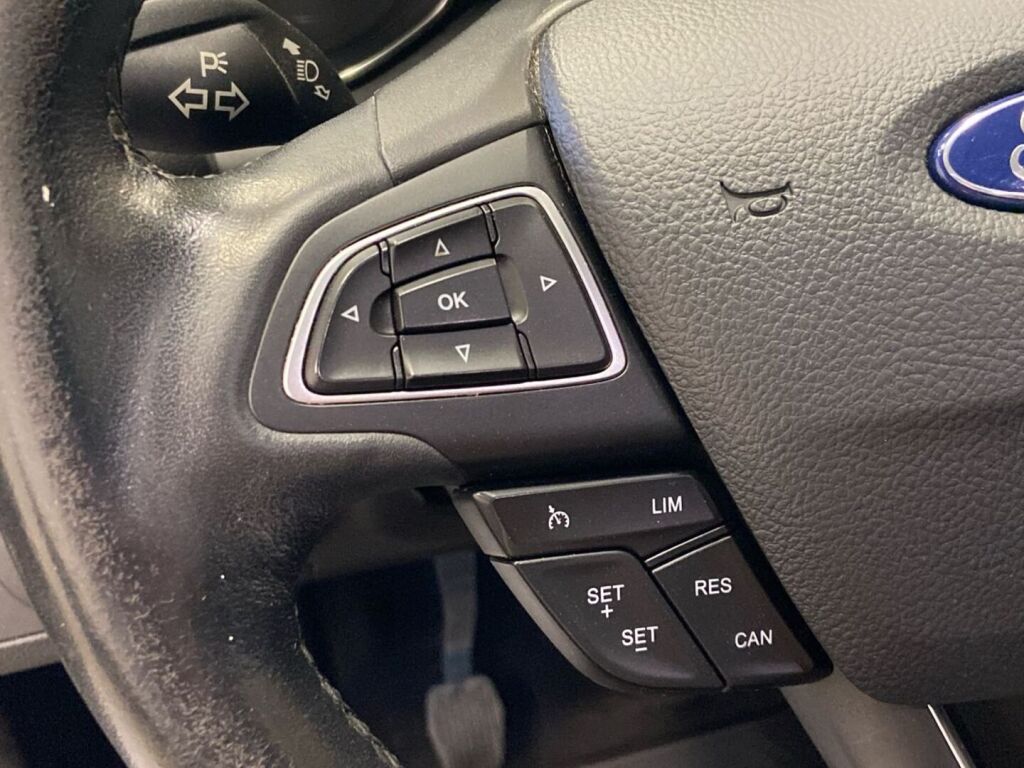 Ford Kuga 2017 Harmaa