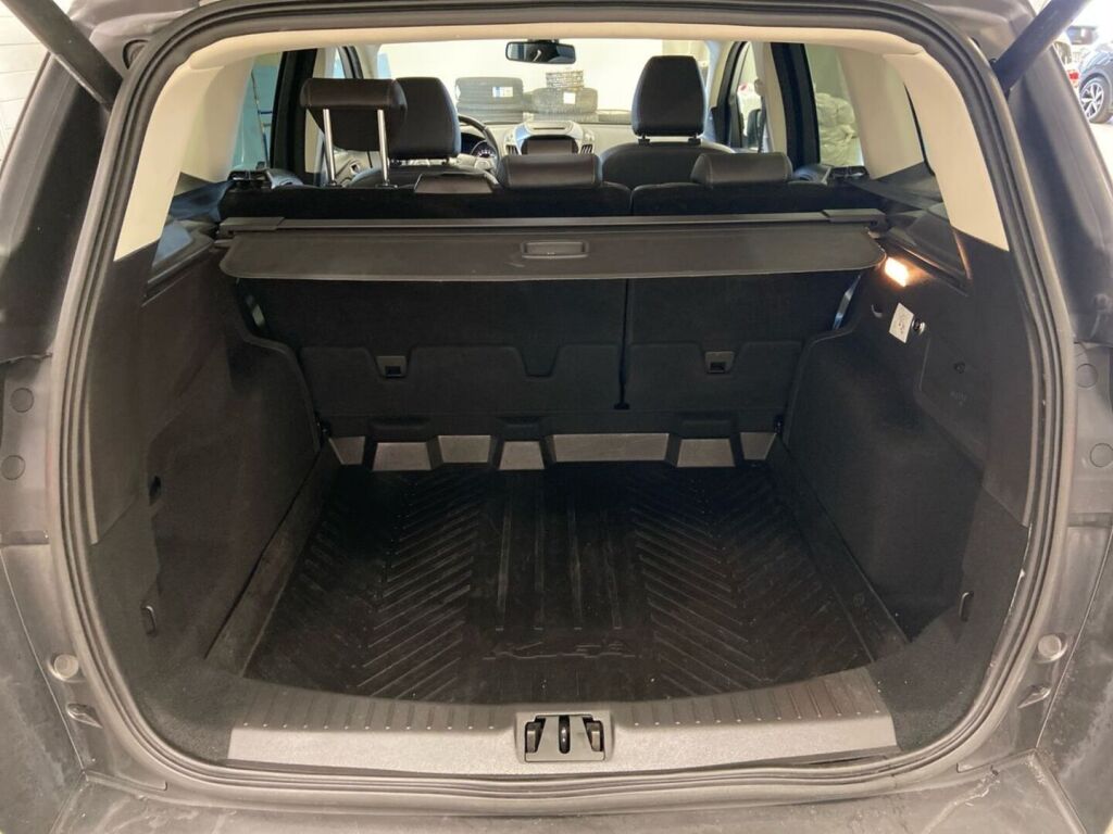 Ford Kuga 2017 Harmaa