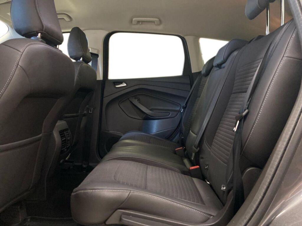 Ford Kuga 2017 Harmaa