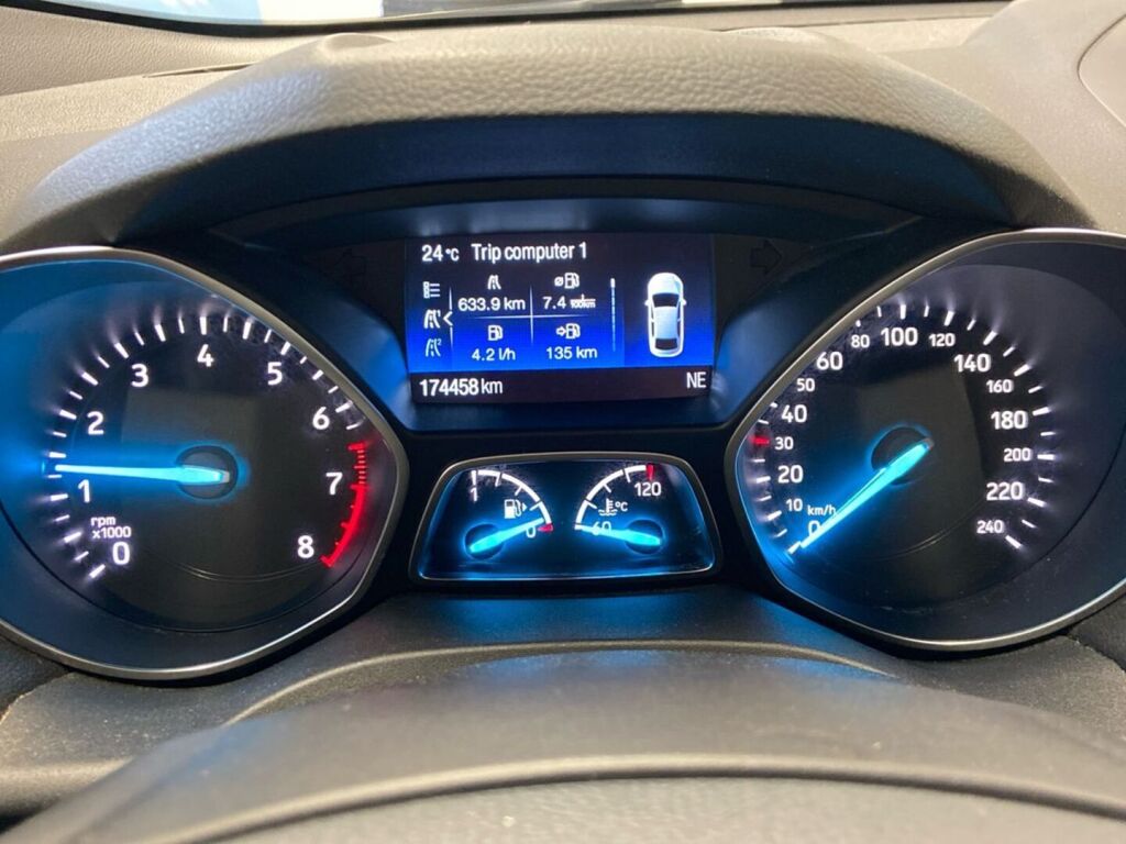 Ford Kuga 2017 Harmaa