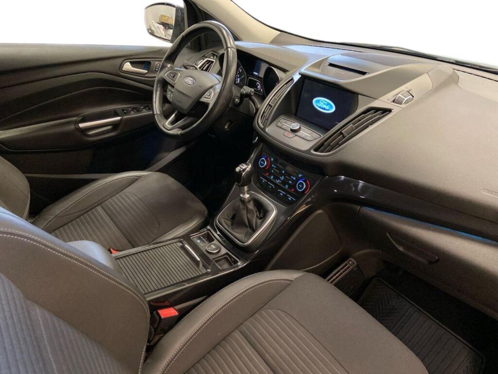Ford Kuga 2017 Harmaa