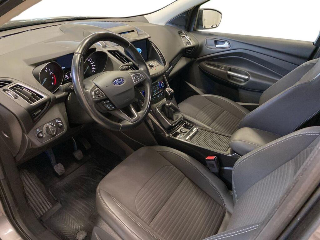Ford Kuga 2017 Harmaa