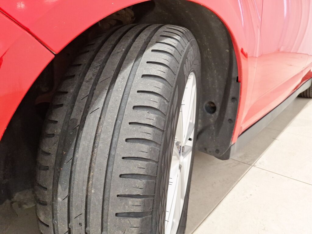 Ford C-Max 2017 Punainen