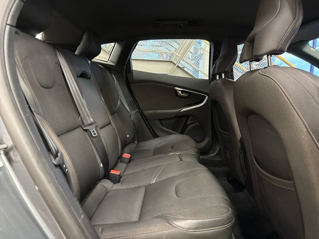 Volvo V40 Cross Country 2018 Harmaa