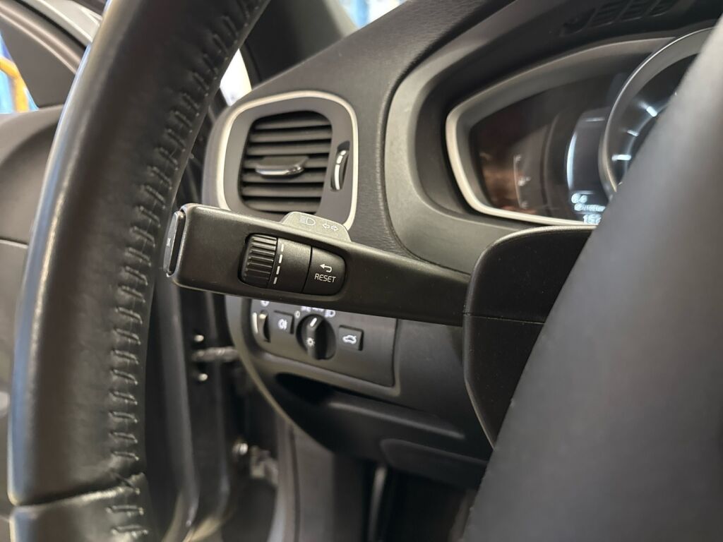 Volvo V40 Cross Country 2018 Harmaa