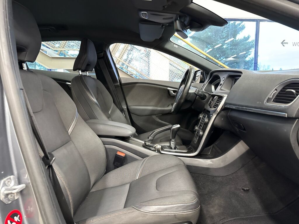 Volvo V40 Cross Country 2018 Harmaa