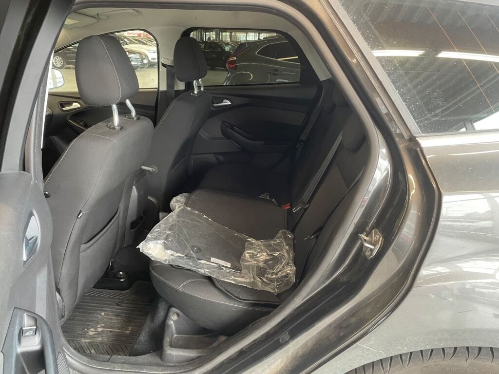 Ford Focus 2017 Harmaa