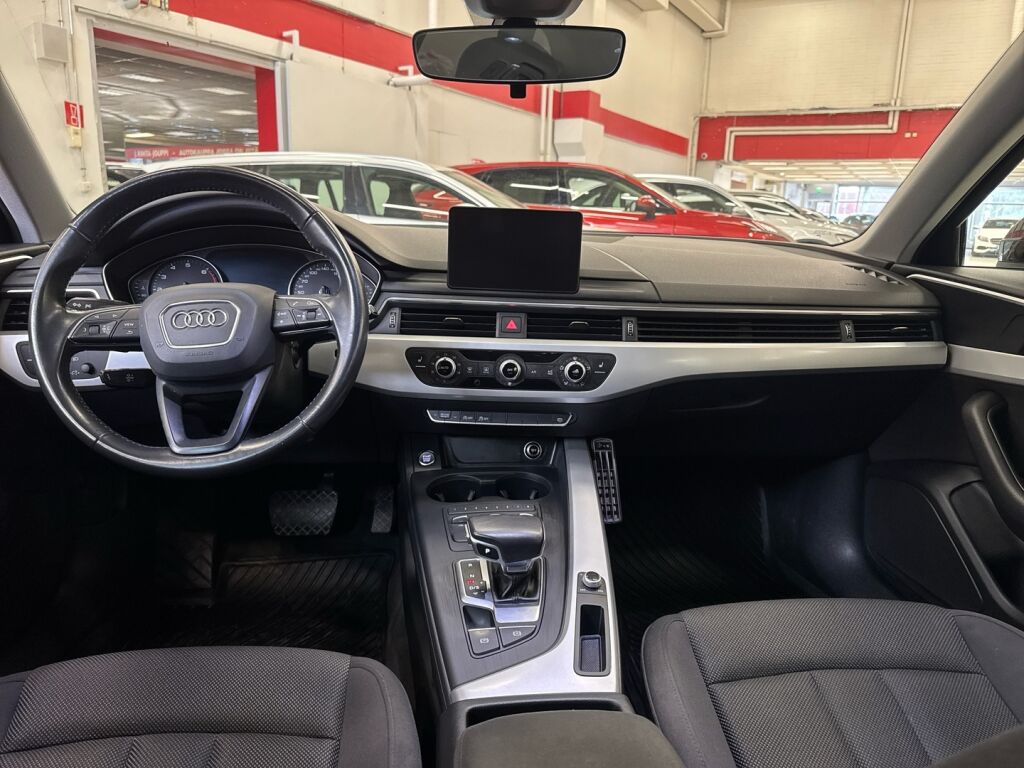 Audi A4 2017 Musta