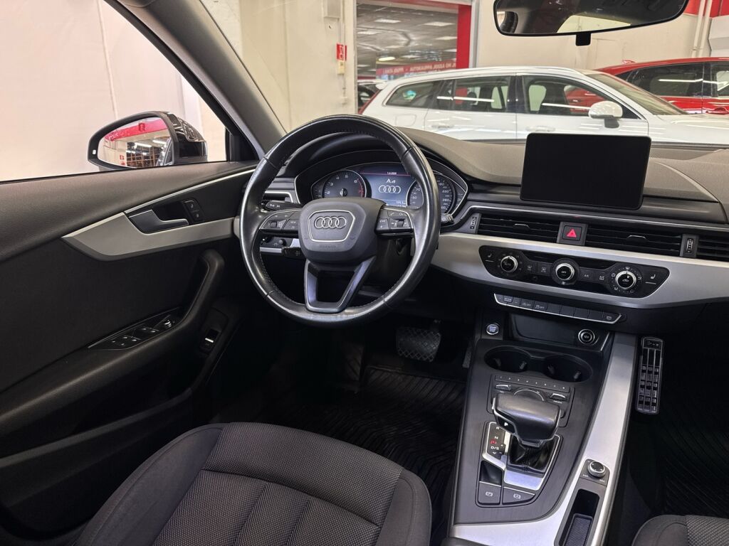 Audi A4 2017 Musta