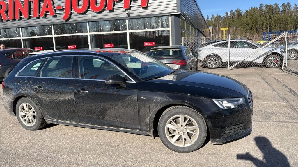 Audi A4 2017 Musta
