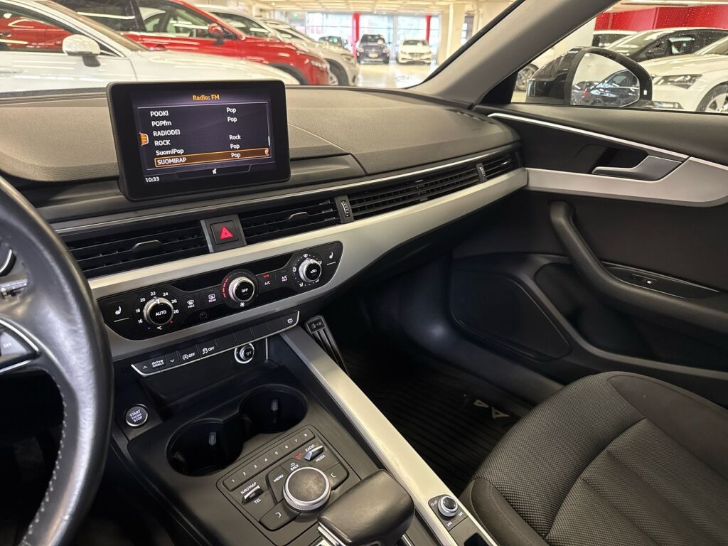 Audi A4 2017 Musta