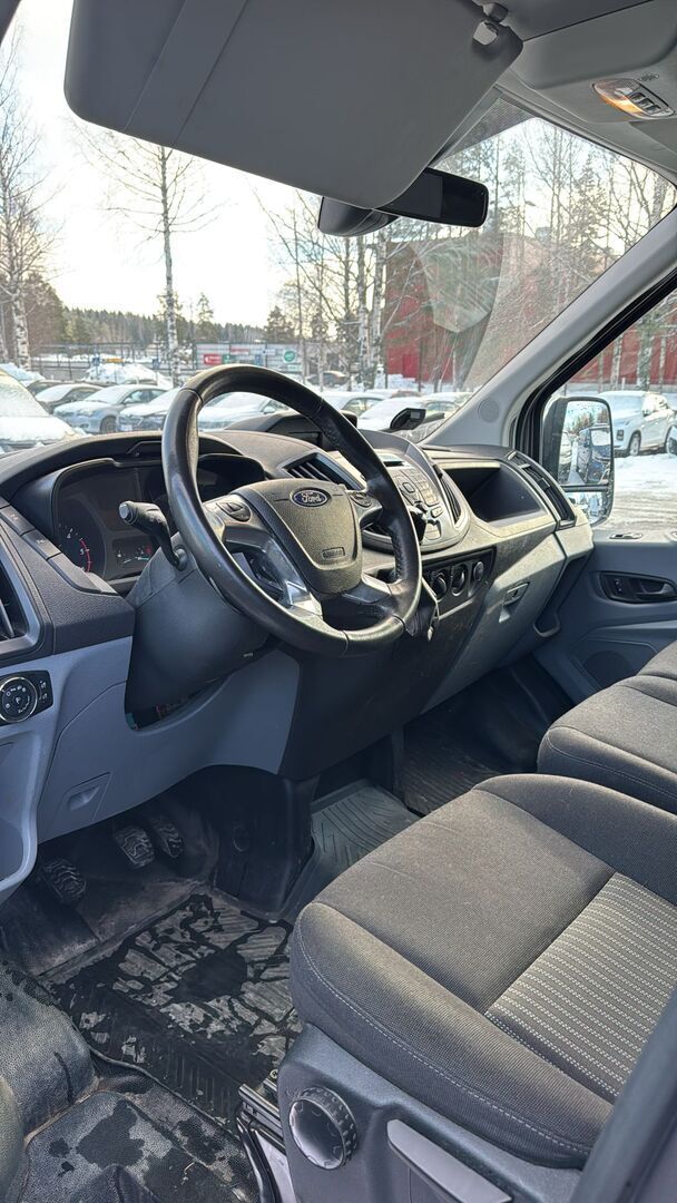 Ford Transit 2018 Ruskea (beige)