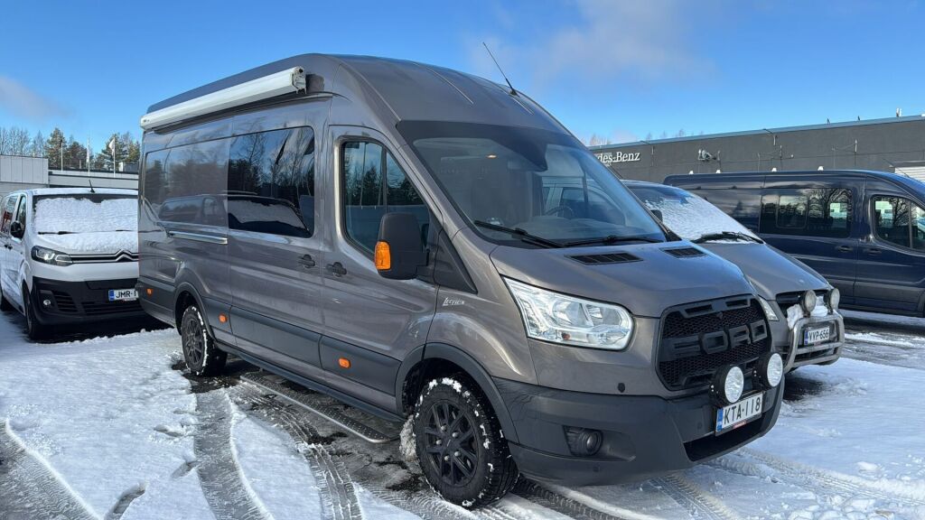 Ford Transit 2018 Ruskea (beige)