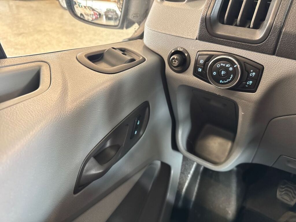Ford Transit 2018 Harmaa