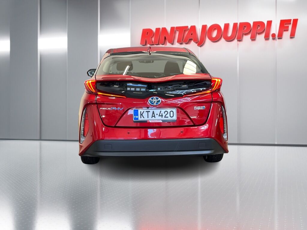Toyota Prius Plug-in 2018 Punainen