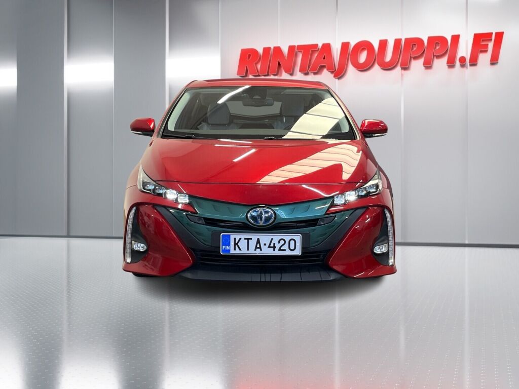 Toyota Prius Plug-in 2018 Punainen