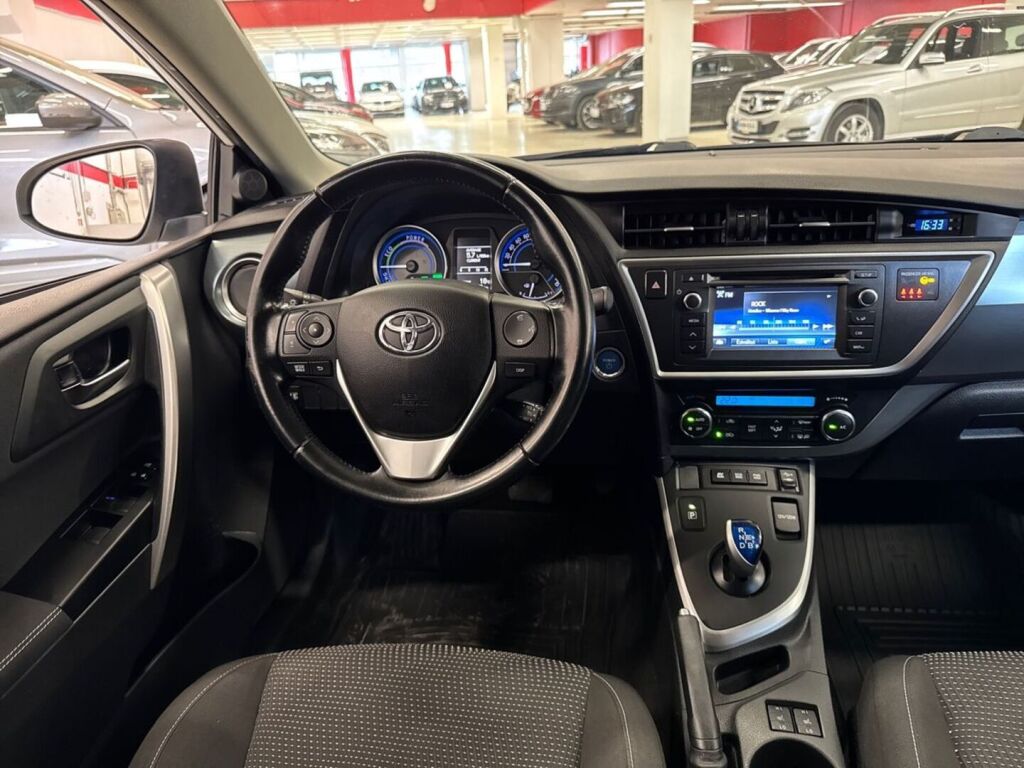 Toyota Auris 2015 Valkoinen