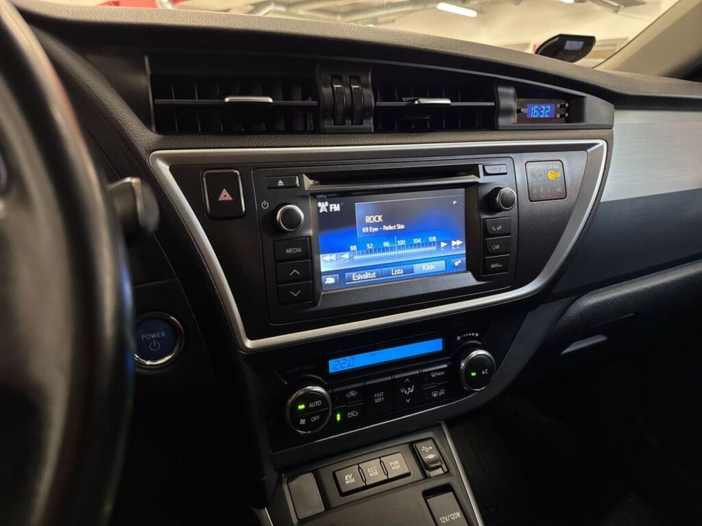 Toyota Auris 2015 Valkoinen