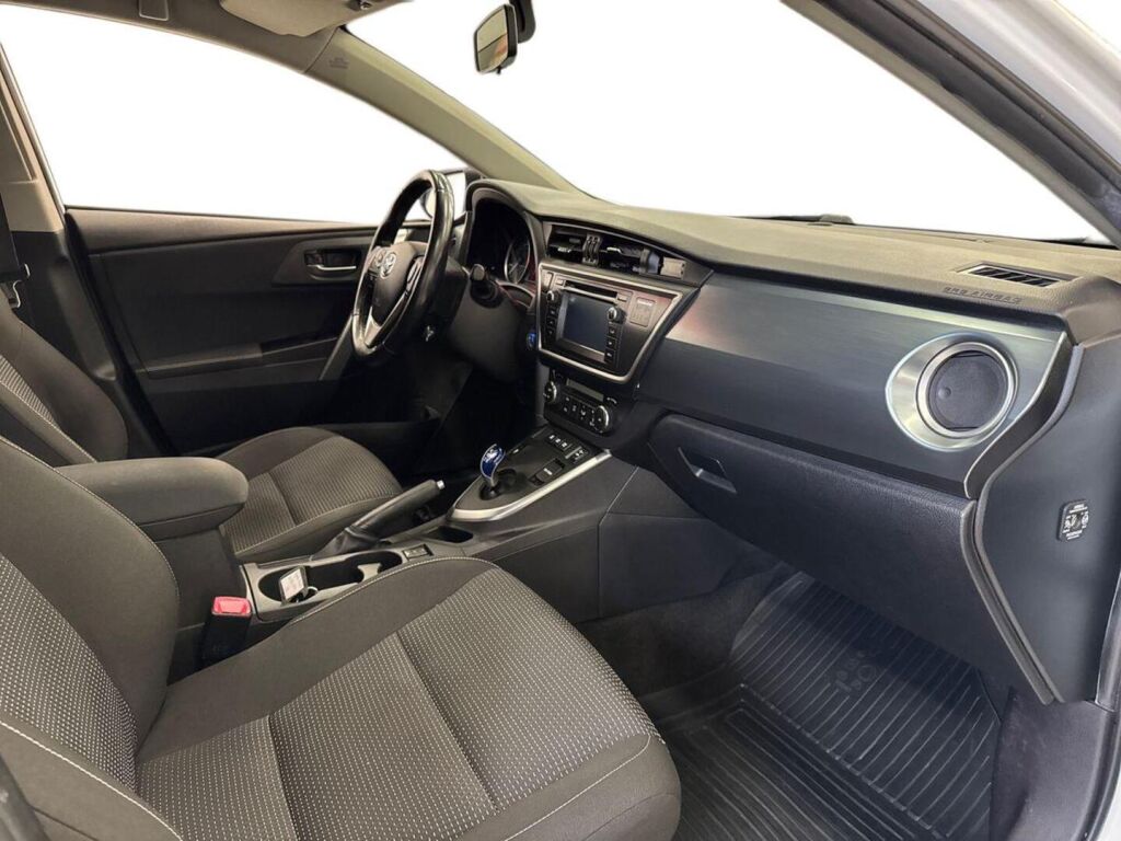 Toyota Auris 2015 Valkoinen