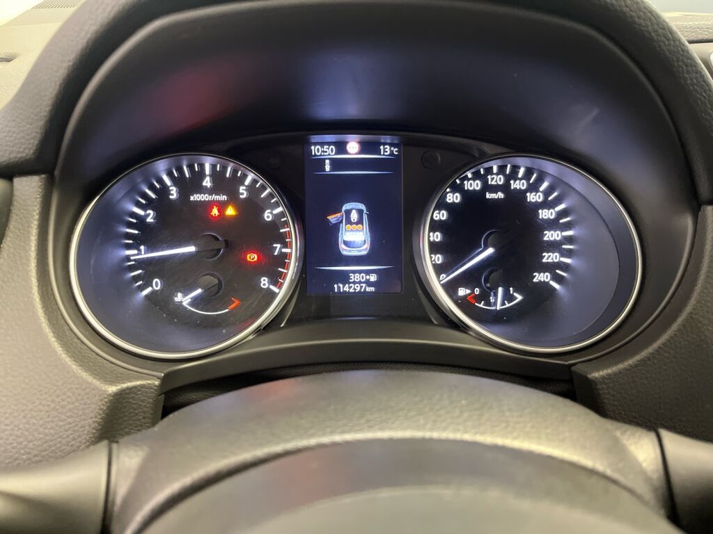 Nissan Qashqai 2018 Met. Punainen