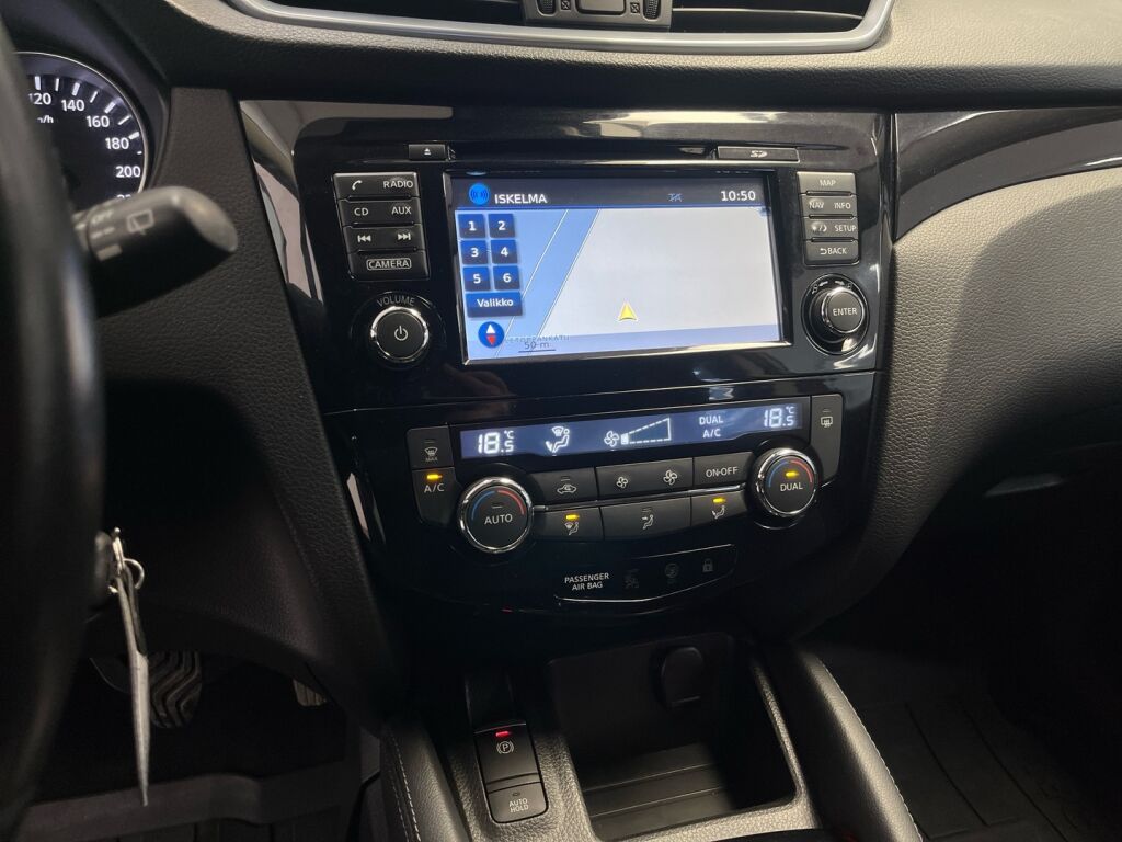 Nissan Qashqai 2018 Met. Punainen