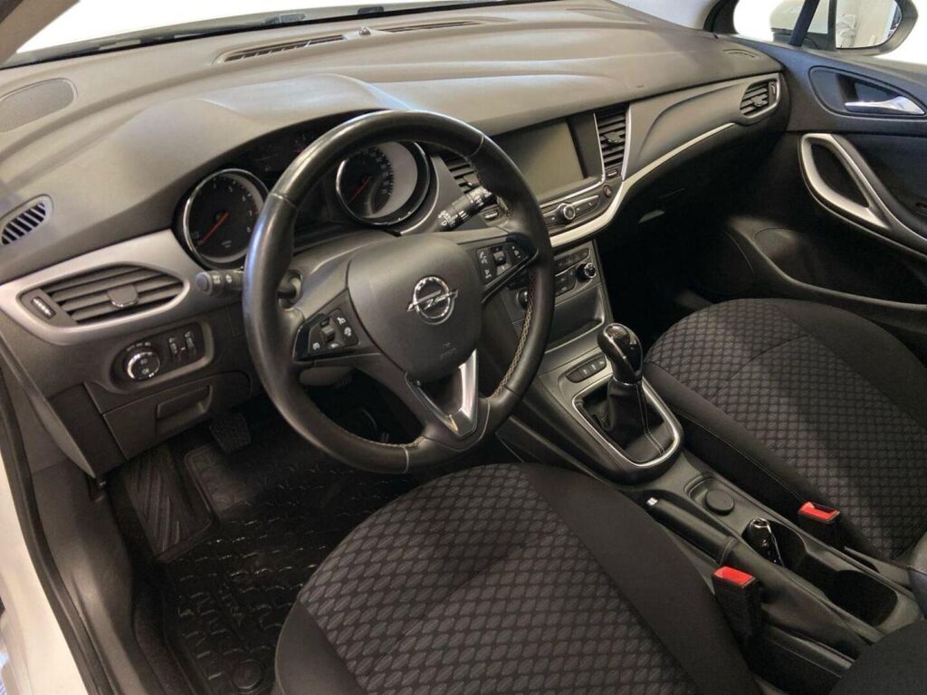 Opel Astra 2018 Valkoinen
