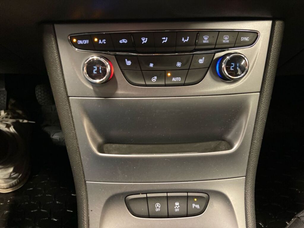 Opel Astra 2018 Valkoinen