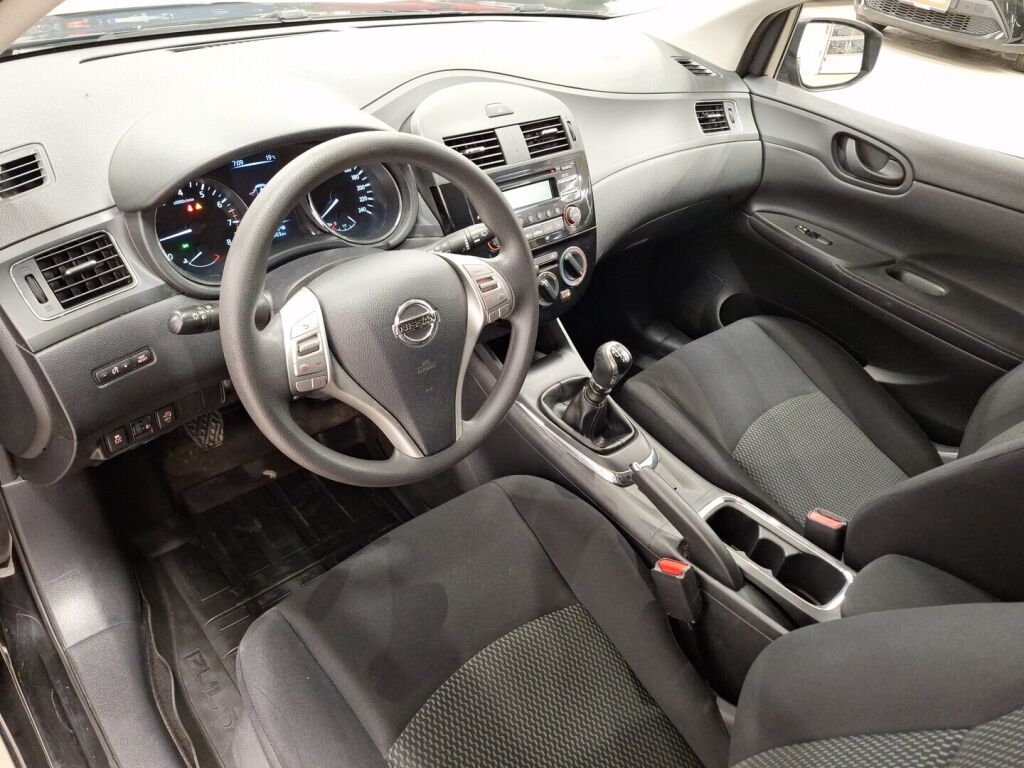 Nissan Pulsar 2018 Musta