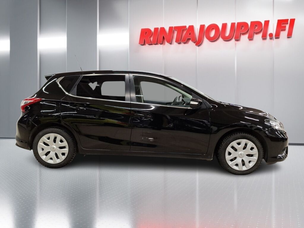 Nissan Pulsar 2018 Musta