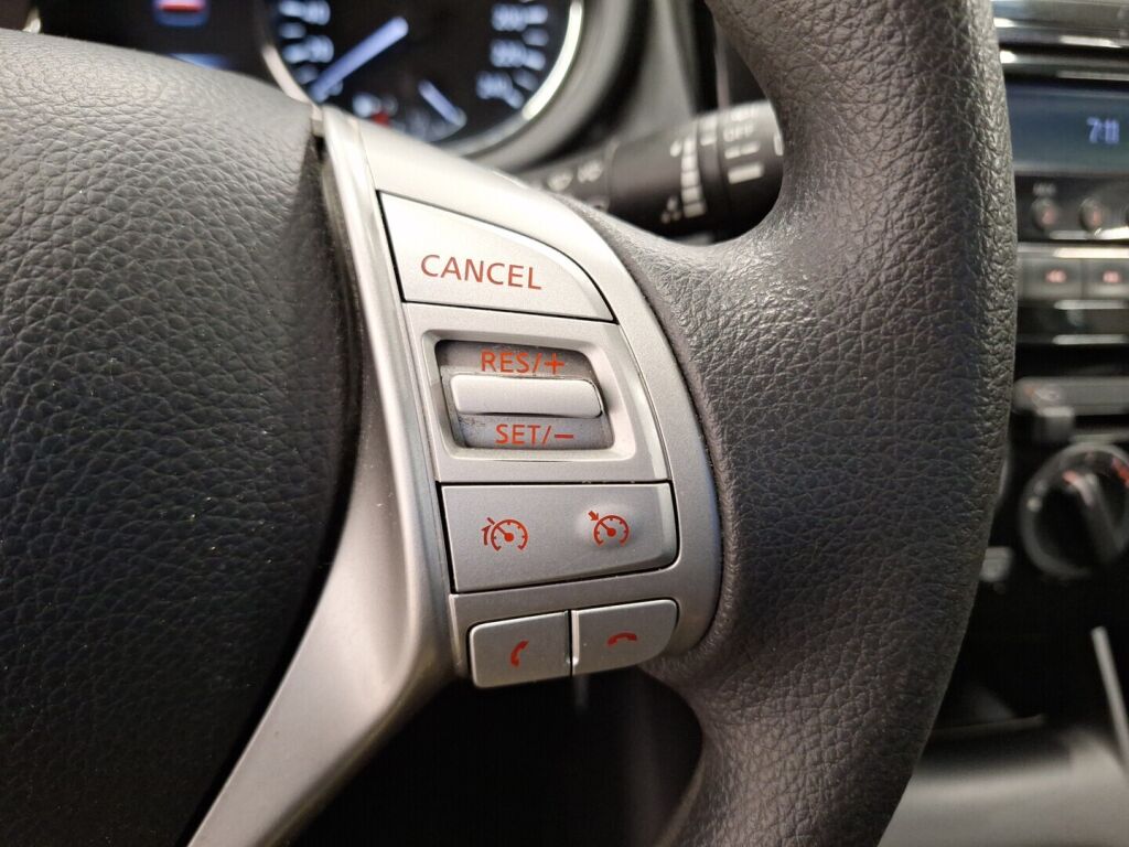 Nissan Pulsar 2018 Musta