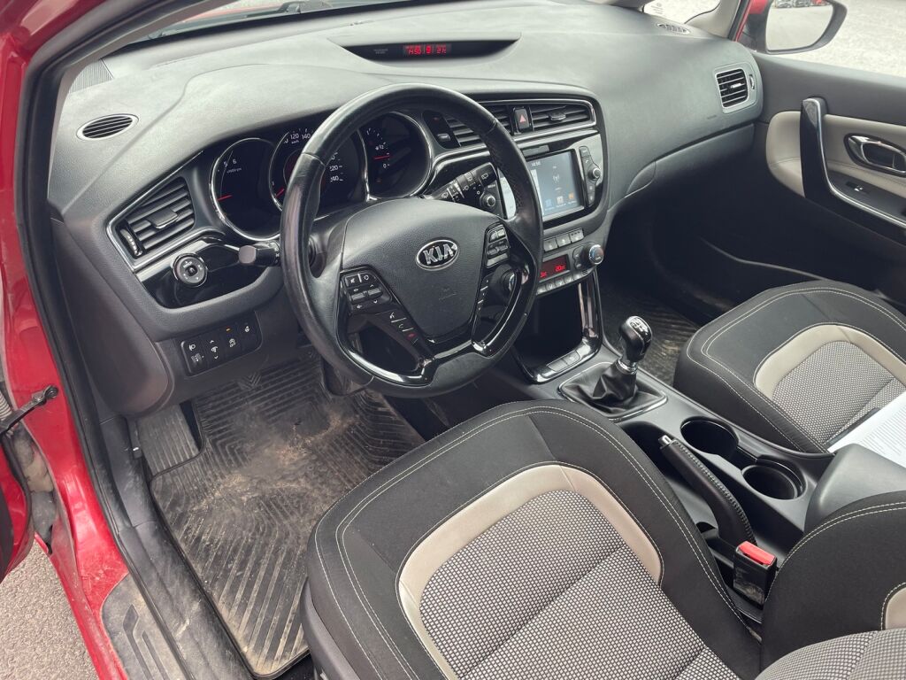 Kia Ceed 2018 Punainen