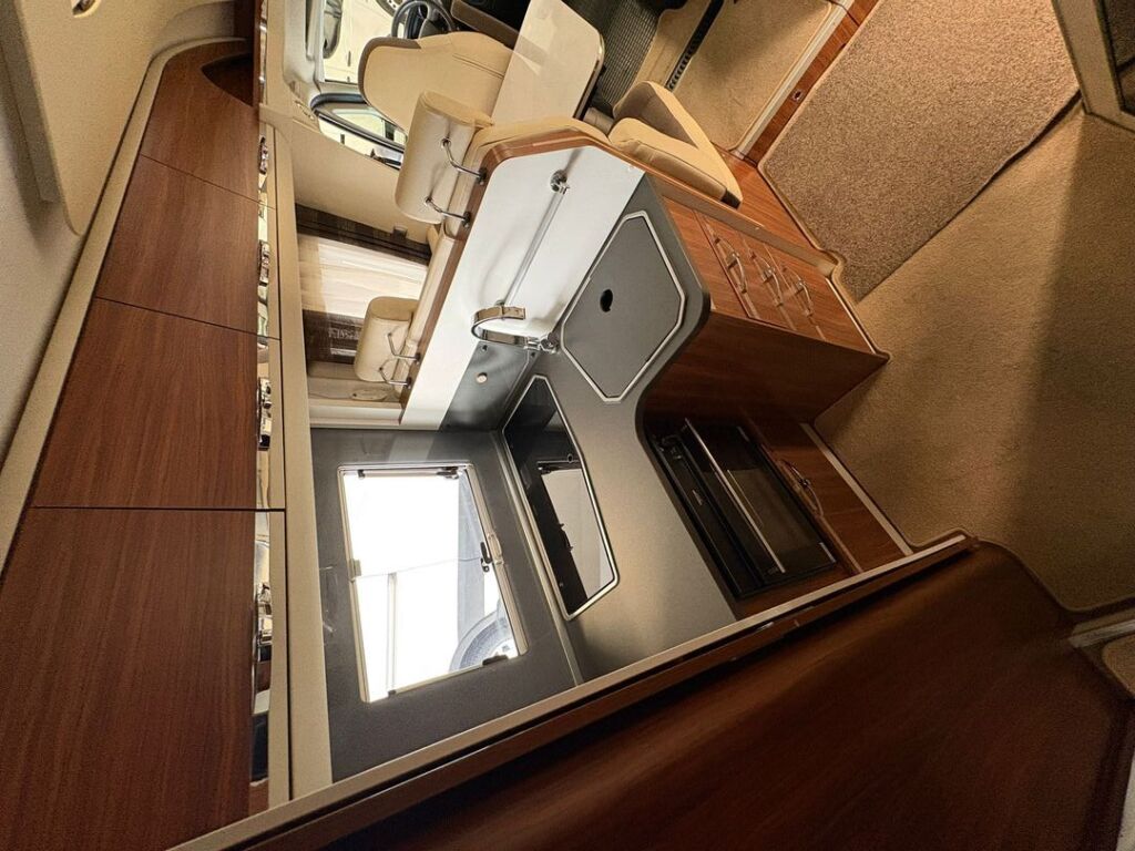 Adria Coral Supreme 690 SC 2018 Harmaa