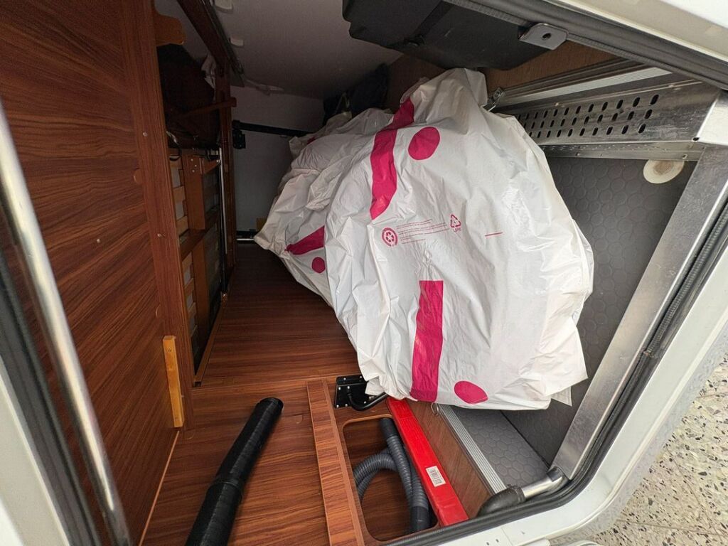 Adria Coral Supreme 690 SC 2018 Harmaa