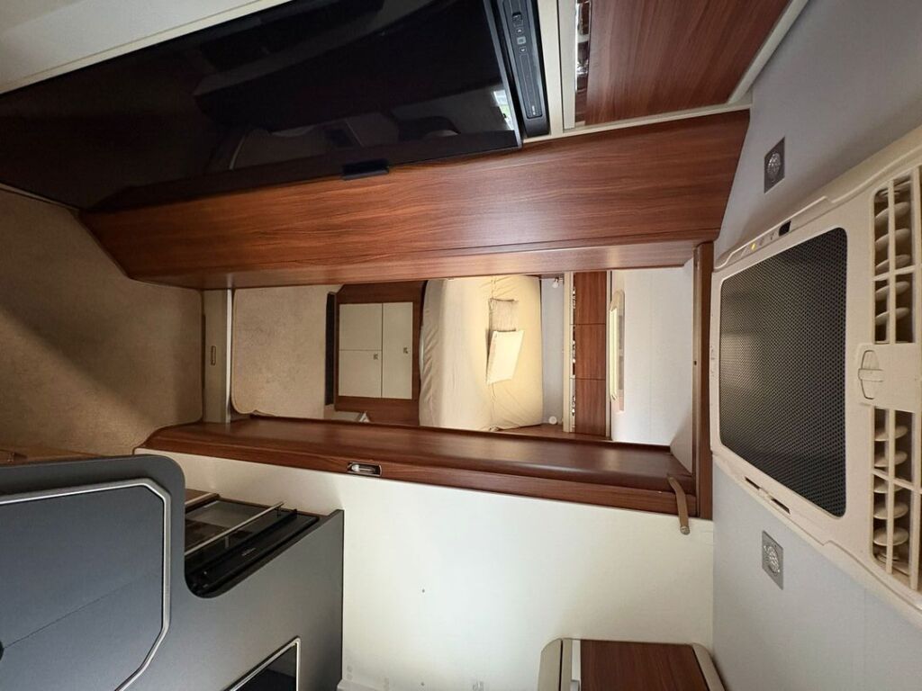 Adria Coral Supreme 690 SC 2018 Harmaa