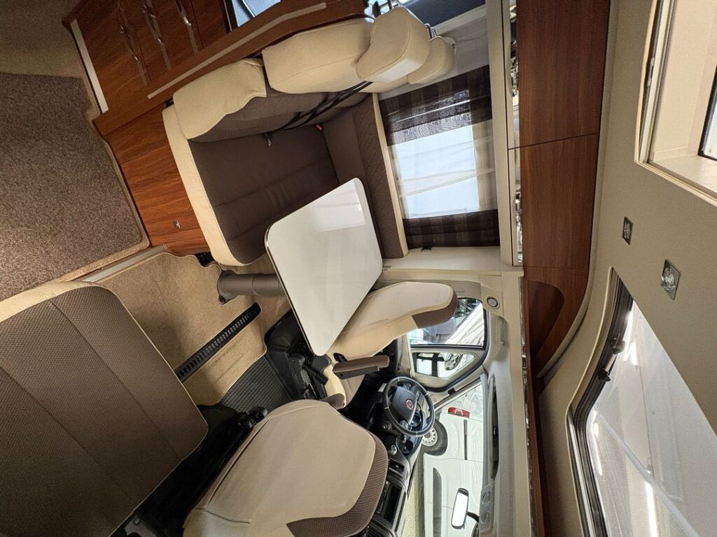 Adria Coral Supreme 690 SC 2018 Harmaa