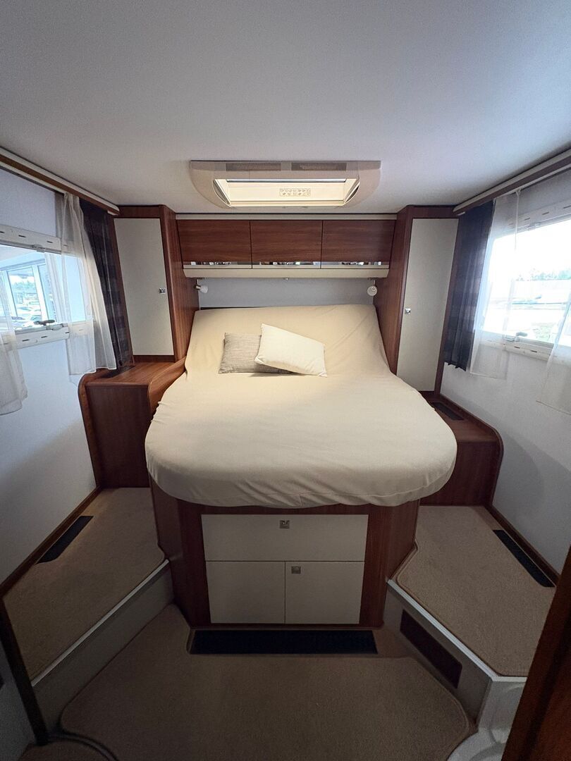 Adria Coral Supreme 690 SC 2018 Harmaa