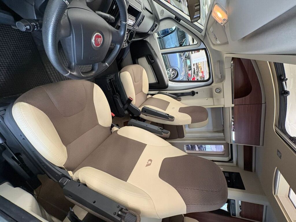 Adria Coral Supreme 690 SC 2018 Harmaa