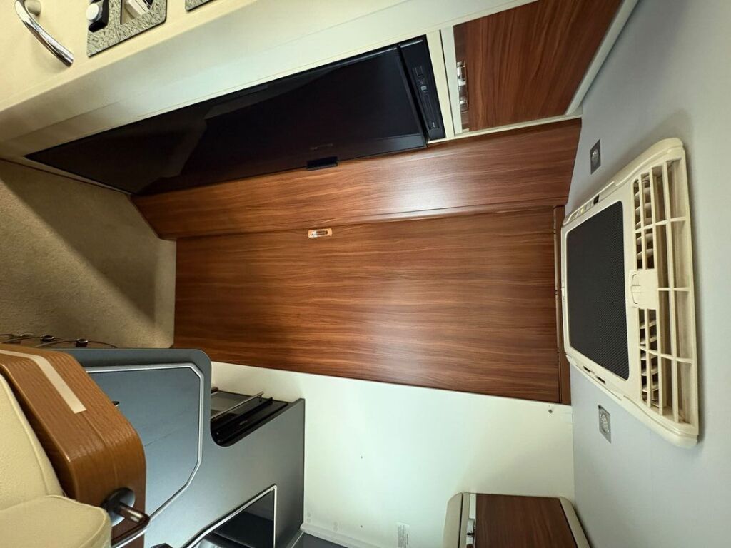 Adria Coral Supreme 690 SC 2018 Harmaa