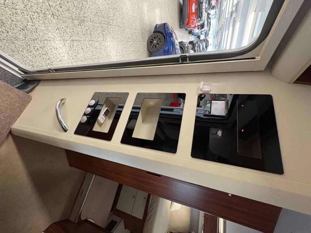 Adria Coral Supreme 690 SC 2018 Harmaa