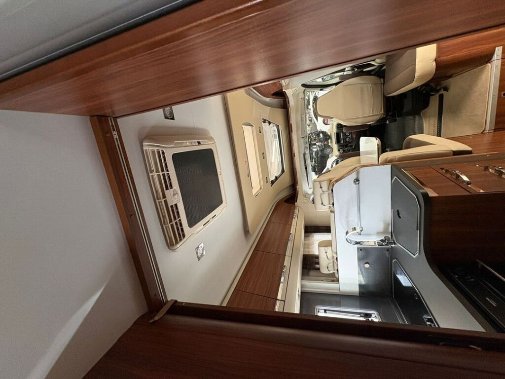Adria Coral Supreme 690 SC 2018 Harmaa