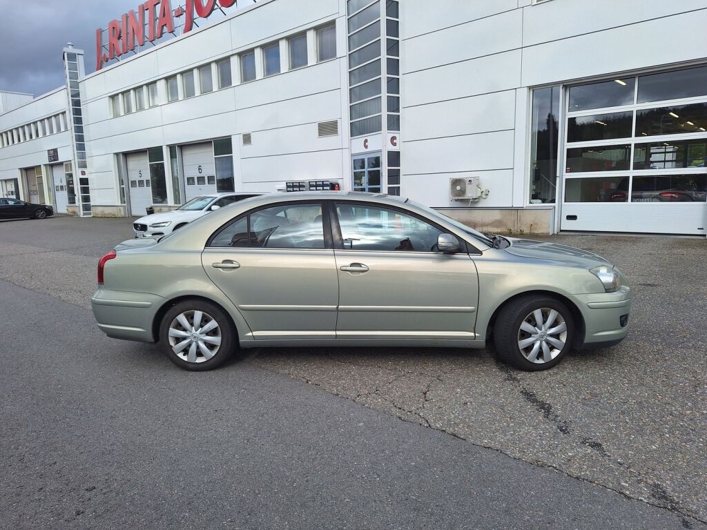 Toyota Avensis 2006 Vihreä