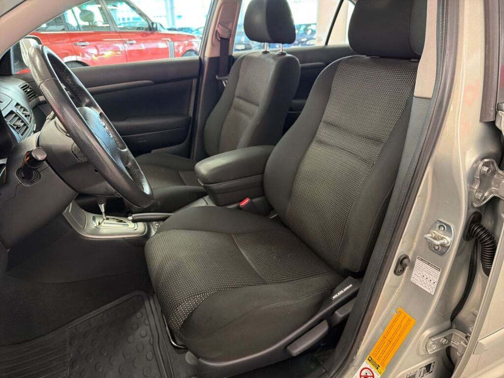 Toyota Avensis 2006 Vihreä