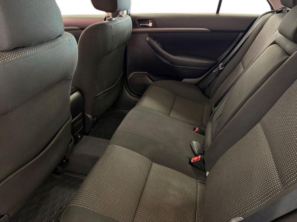 Toyota Avensis 2006 Vihreä